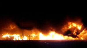 VIDEO - Protestas en Santiago dejan cuatro buses RED quemados y siete detenidos