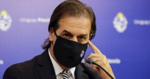 Uruguay cierra todas sus fronteras y despliega militares en pasos desde Argentina y Brasil