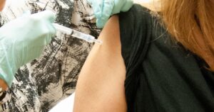 Baréin se transformó en el segundo país en autorizar la vacuna de Pfizer y BioNTech