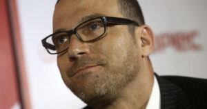 Julián Elfenbein desclasificó la operación a la que se sometió hace unos días