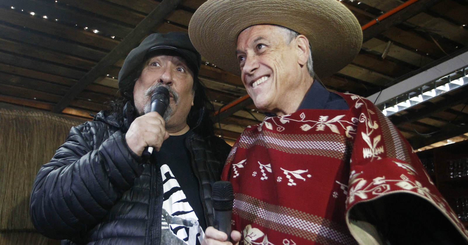 negro piñera sebastián mascarilla