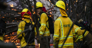 Declaran alerta roja en Valparaíso por incendio forestal