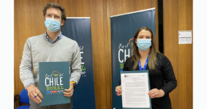 Indap Araucanía y CMPC firman acuerdo para apoyar a pequeños agricultores