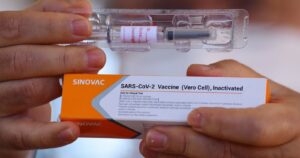 Estudios preliminares de vacuna de Sinovac mostraron resultados promisorios en adultos mayores