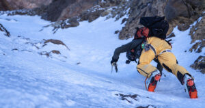 Montañista Juan Pablo Mohr sube las cimas más altas de cada región para promover el turismo de montaña