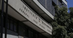 Mineduc apuntó a las movilizaciones por cupos vacantes en el Instituto Nacional