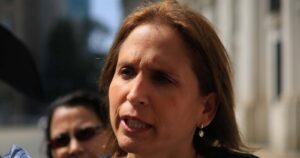 FA solicita a concejo municipal de Peñalolén denunciar a Carolina Leitao al Tribunal Electoral