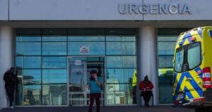 Funcionarios de Hospital de Calama quedaron en cuarentena tras participar de una fiesta