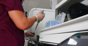 Tres variantes del coronavirus fueron detectadas en 14 países de América