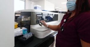 Minsal instruye reducir a 11 días cuarentena a contactos estrechos de COVID-19