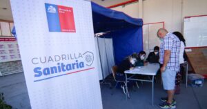 Positividad de exámenes de PCR bajó tras dos días de bordear el 10%