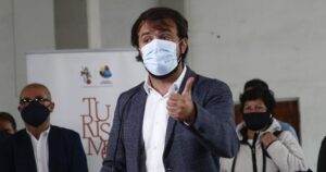 Jorge Sharp inscribe candidatura a la reelección en Valparaíso: 