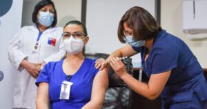 Más de 8 mil trabajadores de la salud recibieron la segunda dosis de la vacuna contra el coronavirus