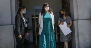 Vacunación COVID-19: Izkia Siches teme por municipios que 