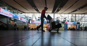 Alfredo Moreno responde ante posible demanda por Aeropuerto de Santiago: 