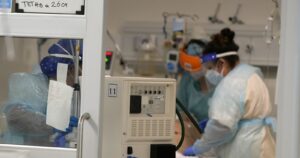 ICOVID alerta aumento de hospitalizaciones de pacientes con y sin coronavirus