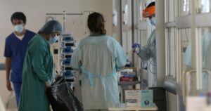 Minsal reportó menos de 4 mil casos y un aumento en la positividad a nivel nacional