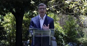 Joaquín Lavín y proyecto de aborto libre: 