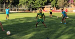 Jugadores de Defensa y Justicia dieron falsos positivos y podrán enfrentar a Coquimbo Unido