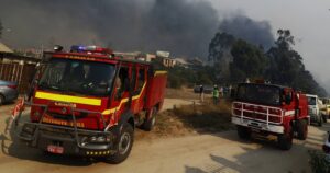 Incendio en Quilpué: confirman casi 3 mil hectáreas quemadas y autoridades locales temen por contagios de COVID-19