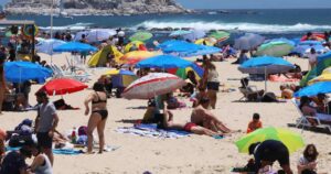 Colegio Médico de Valparaíso pide restringir permiso de vacaciones por alta ocupación de camas UCI