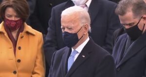 Biden pide PCR negativo y cuarentena preventiva a quienes viajen a EE.UU.