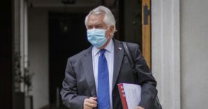 Paris respondió por ranking que dejó a Chile entre los países con peor manejo de la pandemia