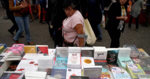 Editorial Usach realiza venta de bodega online con hasta un 90% de descuento
