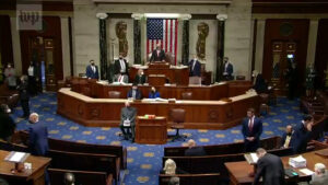 VIDEO - El momento exacto en que se suspende sesión del Congreso de EEUU por ingreso de manifestantes