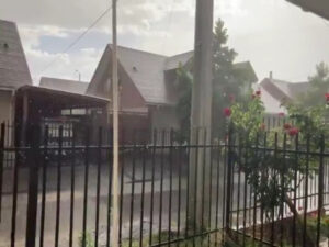 VIDEO - Chillán es sorprendida con lluvia y granizada con 30 grados de calor
