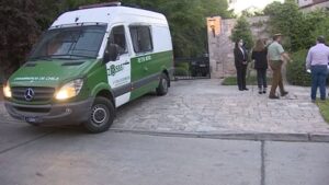 Carabineros detiene a más de 120 personas tras matrimonio en Las Condes y fiesta okupa en Ñuñoa