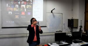 Universidad de Chile implementa salas híbridas para clases con formato mixto