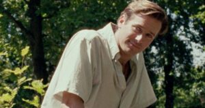 Armie Hammer desmiente acusaciones de canibalismo y se retira de su próxima película