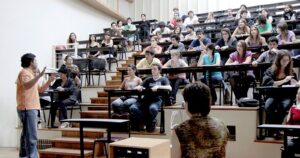 Tres universidades chilenas destacaron en ranking internacional de rendimiento académico