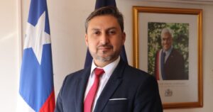 Gobernador de Tamarugal renunció al cargo tras ser acusado de viajar a Miami