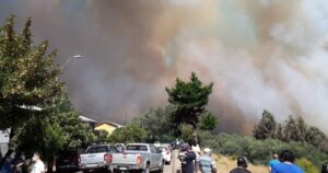 Ordenan la evacuación del sector de Las Toscas por incendio forestal en Collipulli