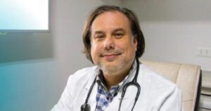 Candidato a alcalde de Zapallar fue detenido por no respetar aforo máximo durante reunión social