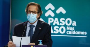 Subsecretario Dougnac reconoció que retrasos de vacunas de Pfizer afectará a Chile
