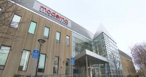 Comisión Europea autoriza el uso de la vacuna de Moderna contra el coronavirus