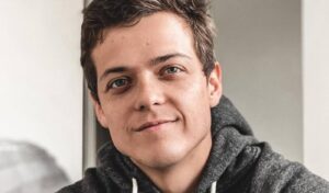 Simón Pesutic regresa a Canal 13 y se suma a la nueva teleserie nocturna