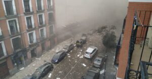 Al menos dos personas murieron tras fuerte explosión en centro de Madrid