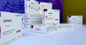 Recoleta recibe el Avifavir y Paris advierte que está autorizado solo para estudio clínico