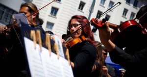Francia anuncia conciertos con público para probar sus medidas frente al coronavirus