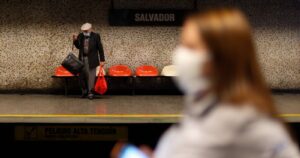 Metro anuncia cambio de horario tras modificación al toque de queda