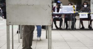 ME-O, Longueira y Orpis encabezan nómina de inhabilitados por el Servel para elecciones del 11 de abril