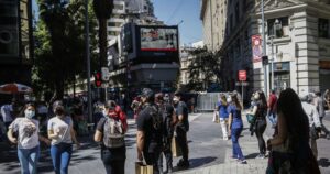 31% de los hogares chilenos recibe ingresos que no les alcanza para cubrir sus gastos