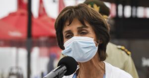 Paula Daza apela a instructivos ante críticas por vacunación de parlamentarios: 