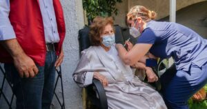 Chile alcanza las 281.301 personas vacunadas contra el coronavirus