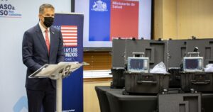 Estados Unidos donó ocho ventiladores mecánicos al sistema de salud chileno