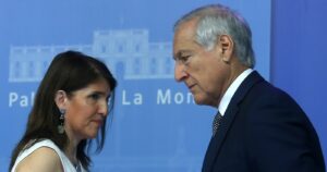 PPD se divide: militantes envían cartas a favor y en contra de pacto presidencial con el PS